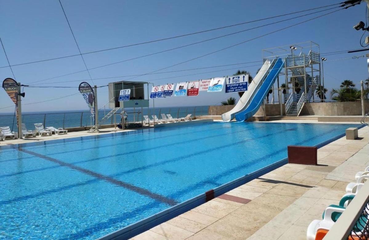 Almog Tower Aparthotel Haifa Exteriör bild