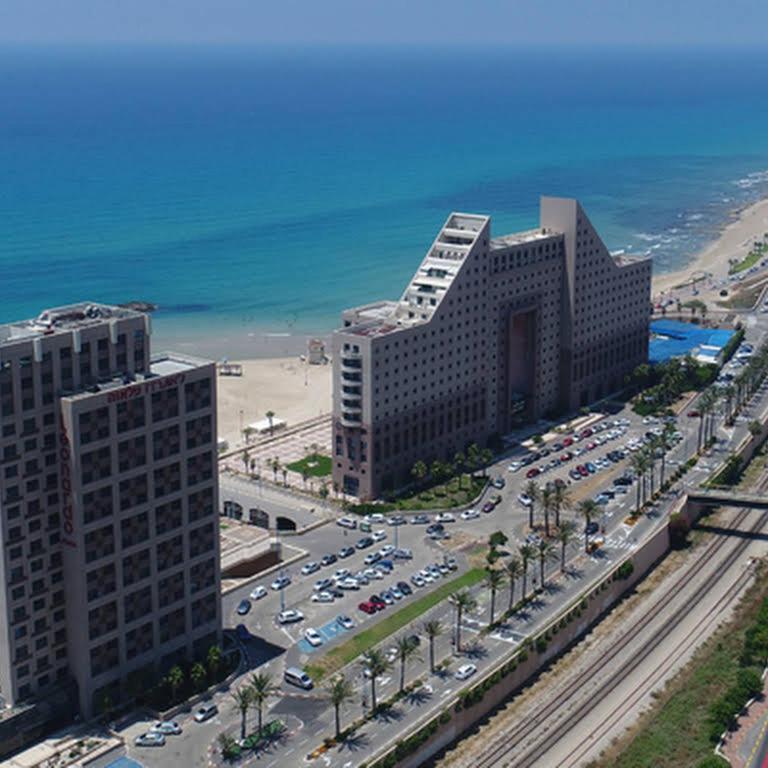 Almog Tower Aparthotel Haifa Exteriör bild