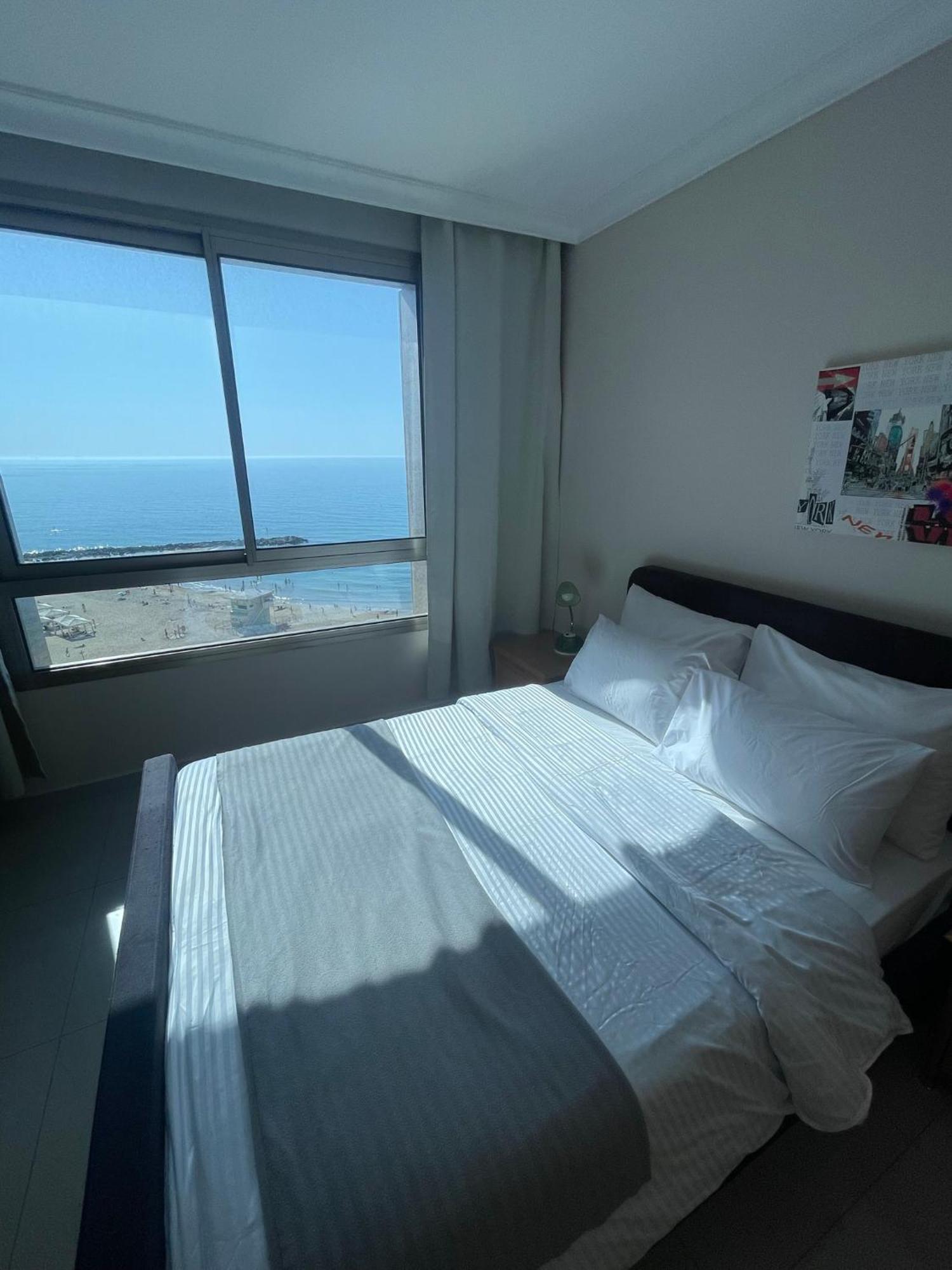 Almog Tower Aparthotel Haifa Exteriör bild