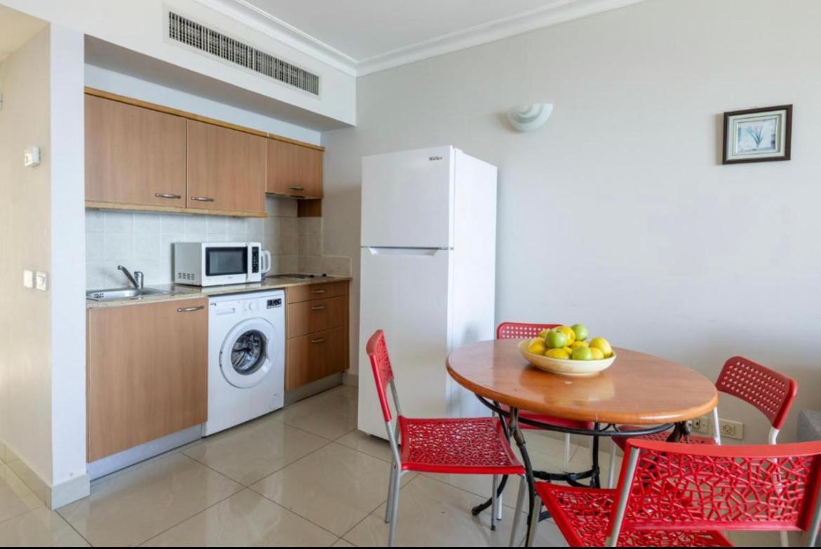 Almog Tower Aparthotel Haifa Exteriör bild