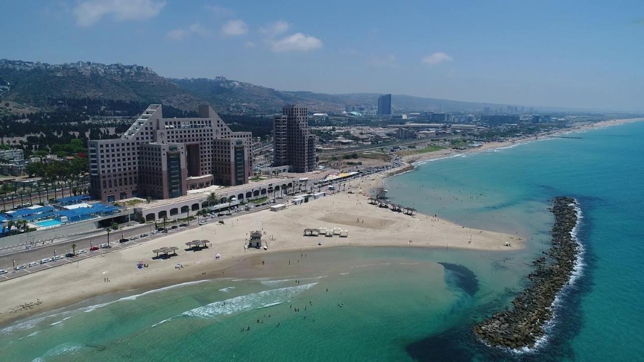 Almog Tower Aparthotel Haifa Exteriör bild