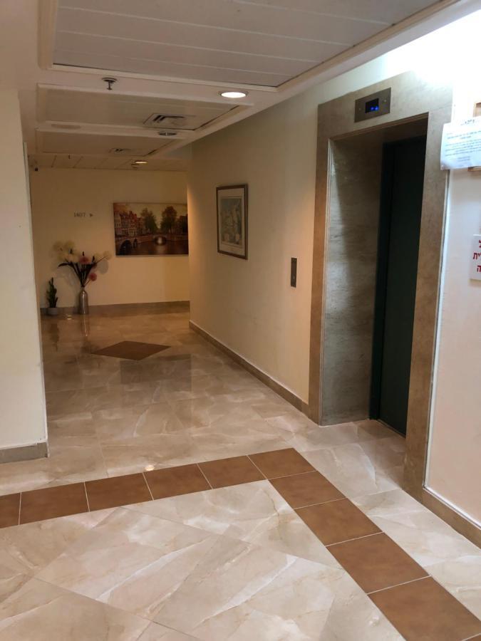 Almog Tower Aparthotel Haifa Exteriör bild